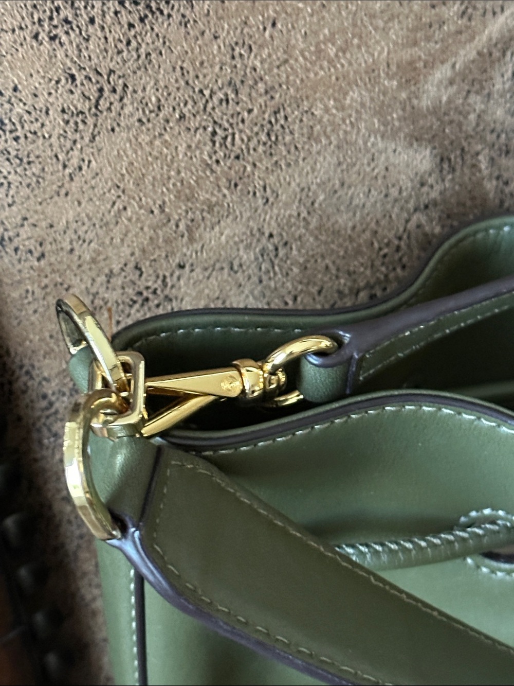 Lauren Ralph Lauren Green Leather Drawstring Bucket Shoulder Bag Gold Hardware - Picture 4 of 15